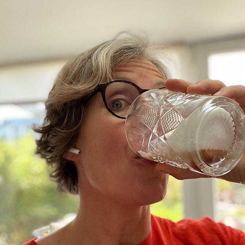 Livsstilscoachen Charlotta Hägge dricker hampamjölk